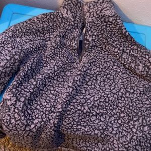 Thread and supply sweatshirt, size small, has pockets